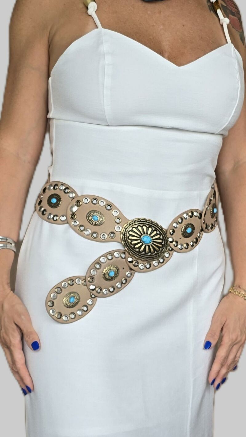Imagem de Cinto Boho de Couro Bege com Pedraria – Estilo Boêmio, Artesanal e Durável para Looks Únicos